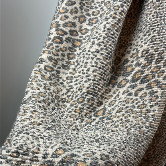 Leopard Print Scarf - Picture 2 of 4